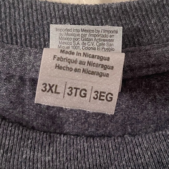 3X Gildan Gray Long Sleeve Tee with Colorful Graphic - Picture 5 of 5